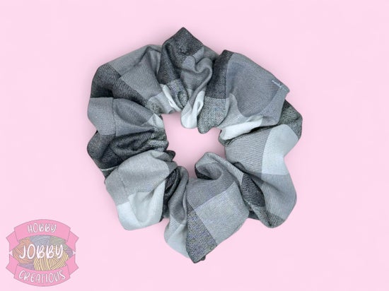 Scrunchie (Gray Plaid)