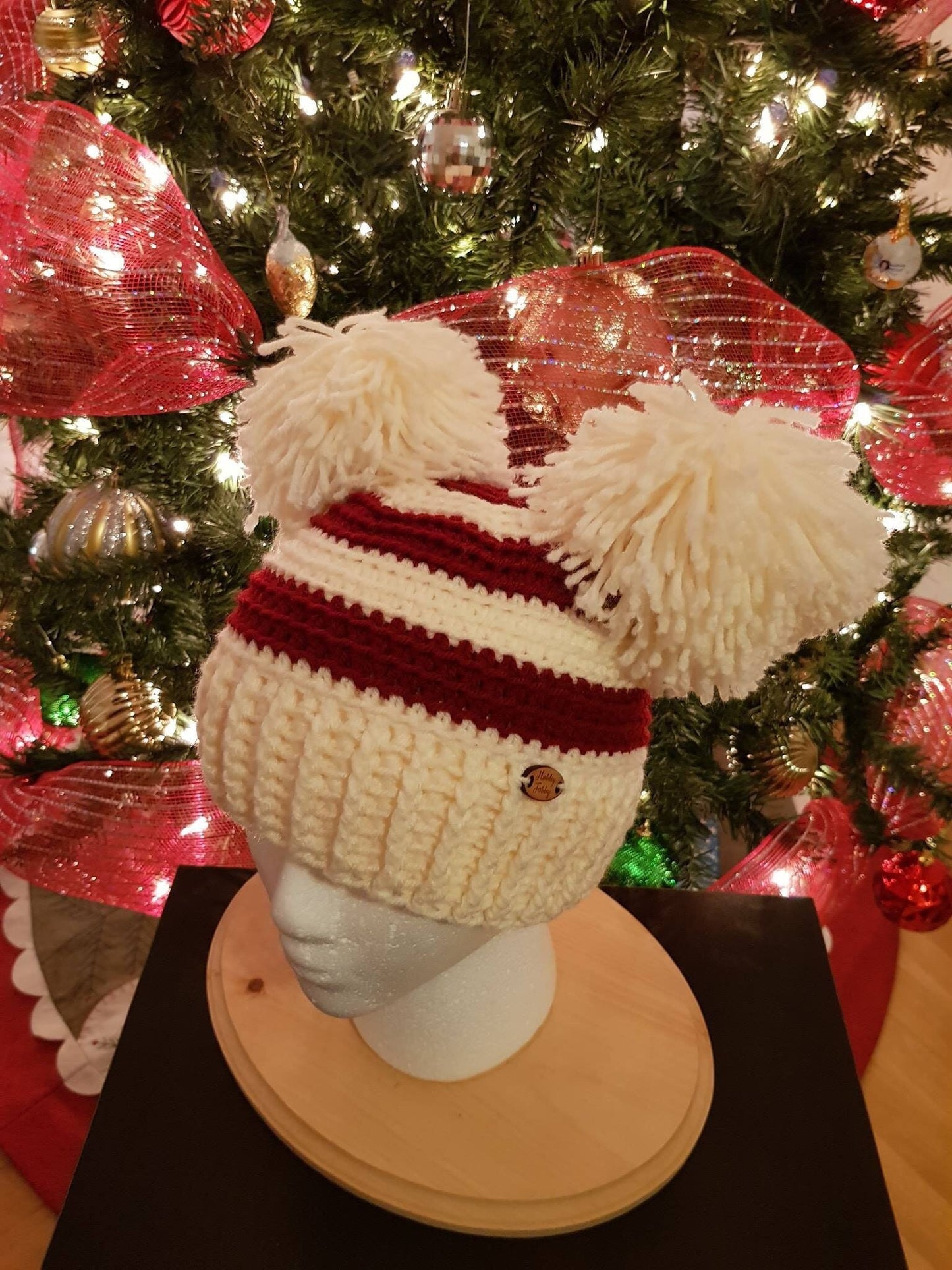 Adult Double-Pom Beanie (American English)